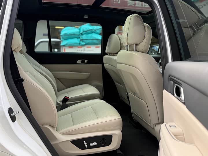 Фото 11 - LiXiang One