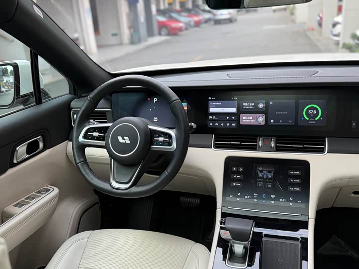 Фото 7 - LiXiang One