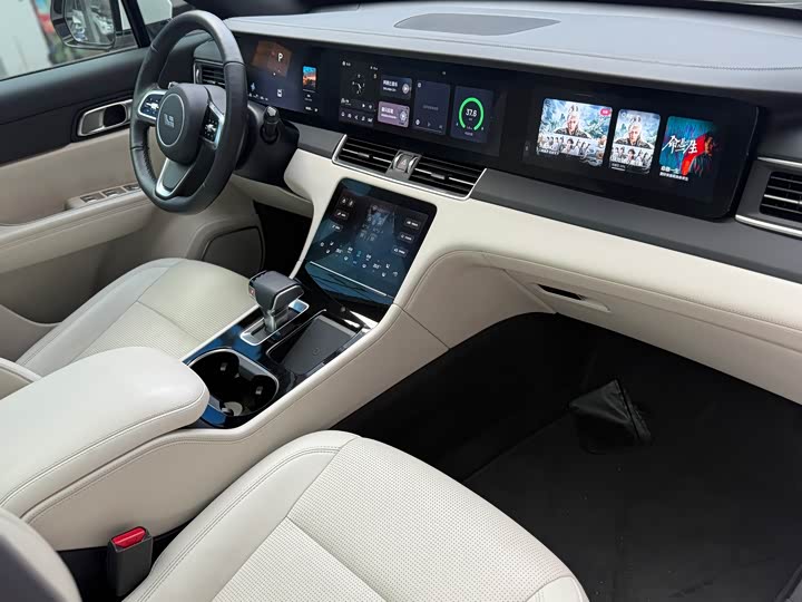 Фото 8 - LiXiang One