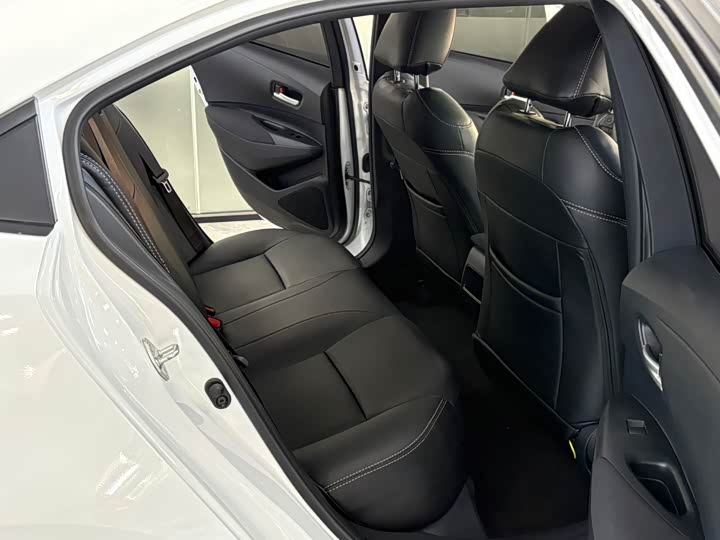 Фото 13 - Toyota Corolla