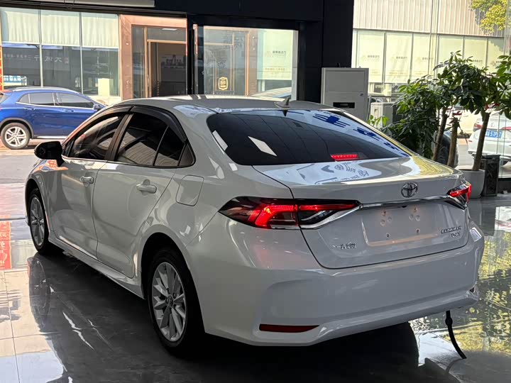 Фото 16 - Toyota Corolla