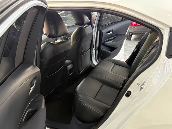 Фото 9 - Toyota Corolla