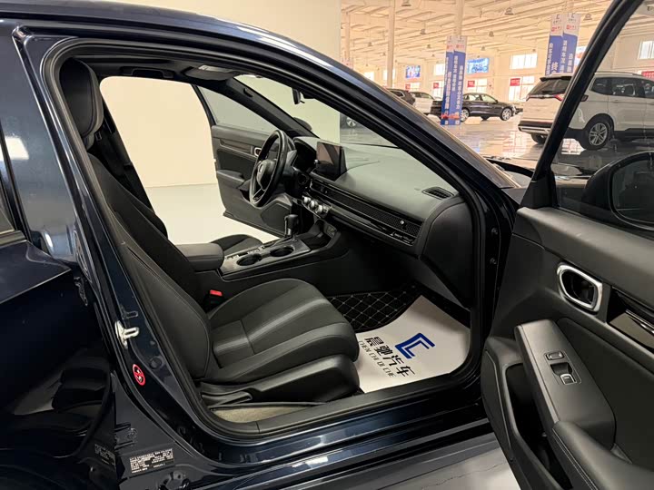 Фото 14 - Honda Civic