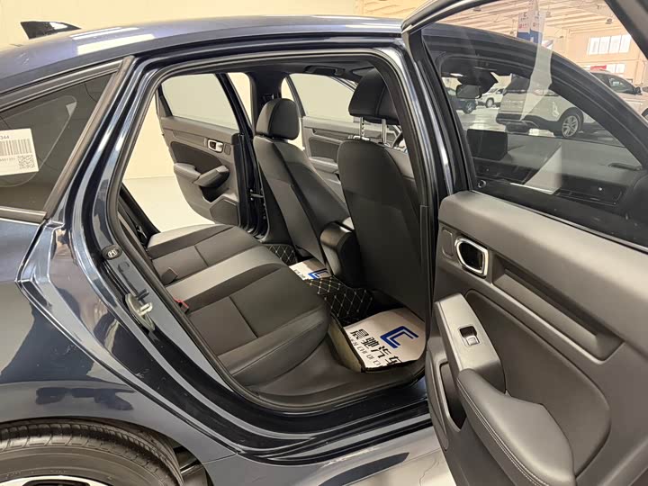 Фото 16 - Honda Civic