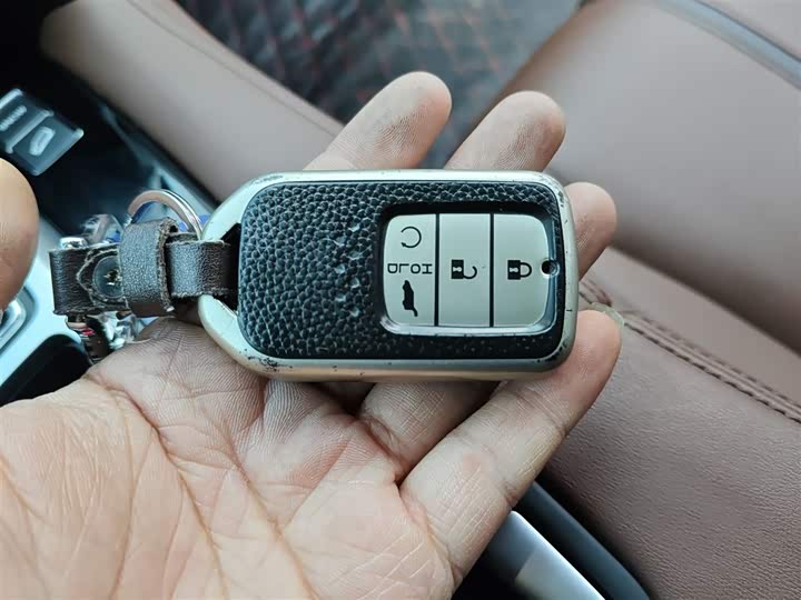 Фото 12 - Honda UR-V