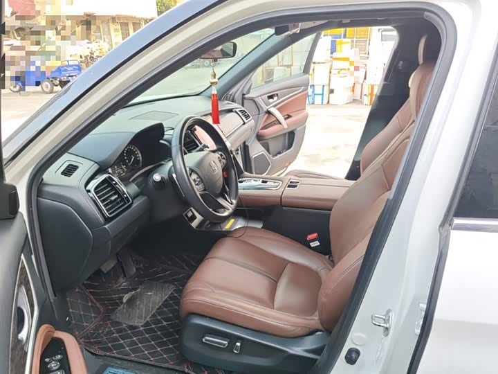 Фото 8 - Honda UR-V