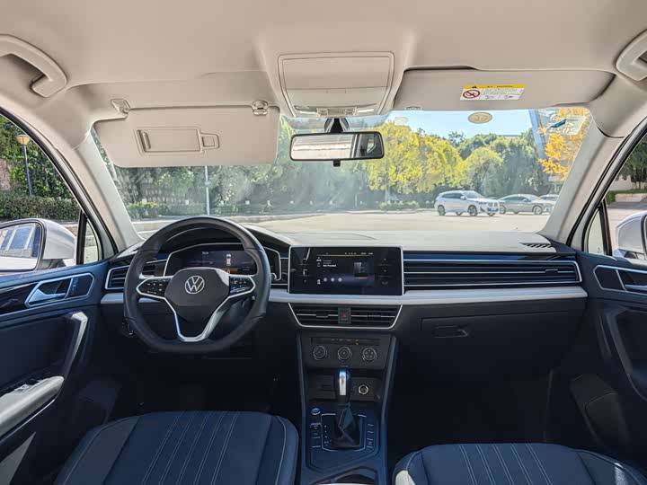 Фото 11 - Volkswagen Tiguan L Pro