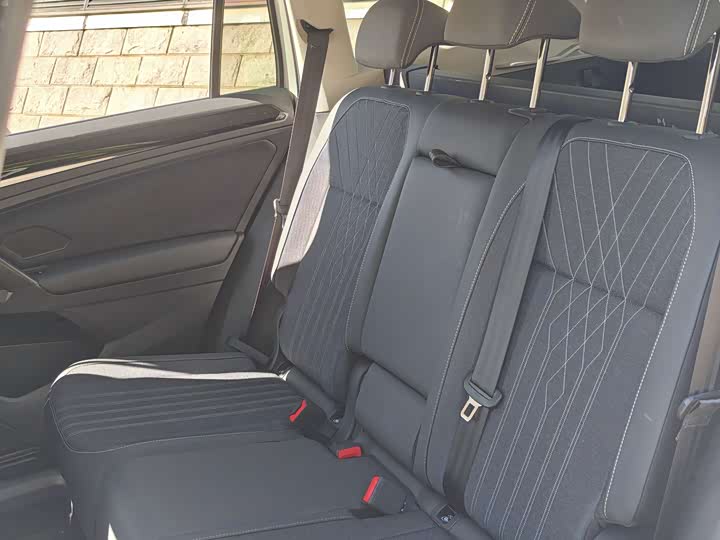 Фото 16 - Volkswagen Tiguan L Pro