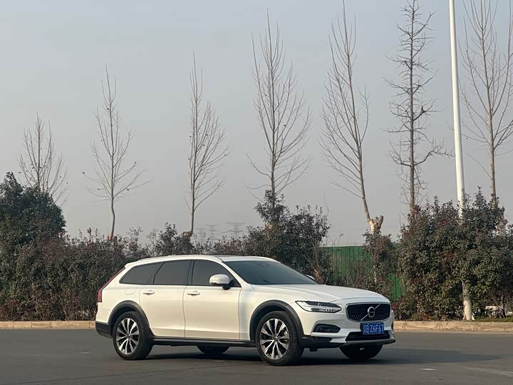 Фото 3 - Volvo V90