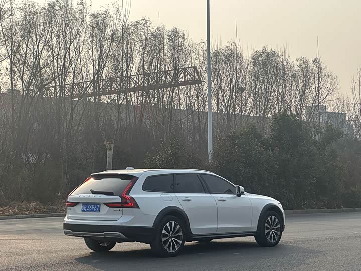 Фото 6 - Volvo V90