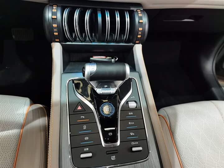 Фото 14 - BYD Yuan Plus