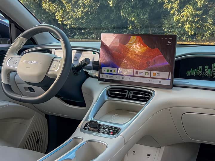 Фото 13 - Geely Galaxy Geome