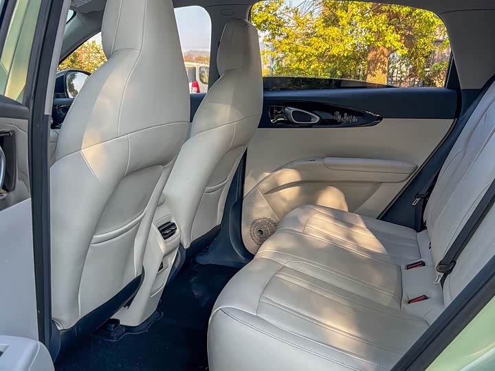 Фото 14 - Geely Galaxy Geome