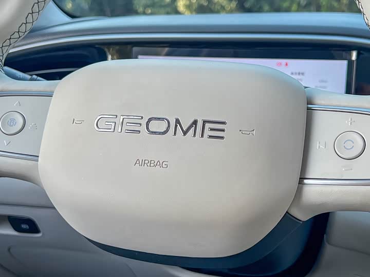 Фото 8 - Geely Galaxy Geome