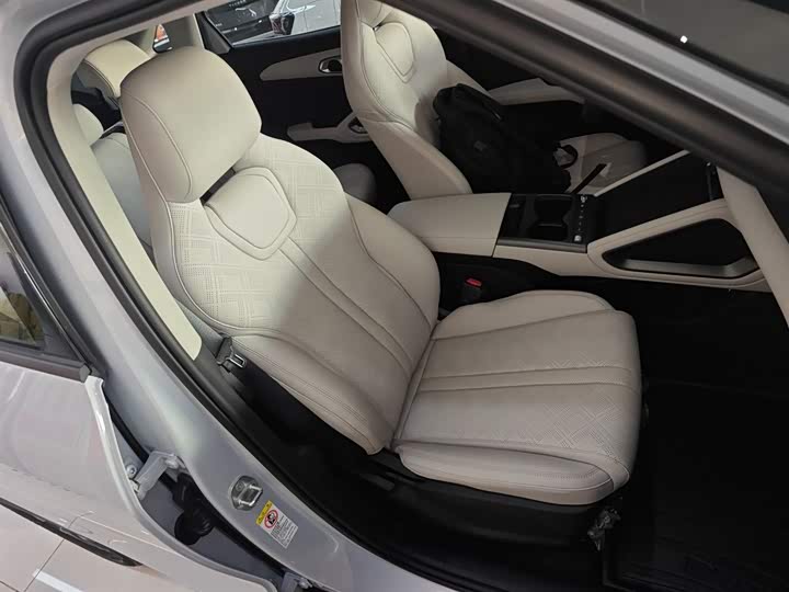 Фото 17 - BYD Yuan Up