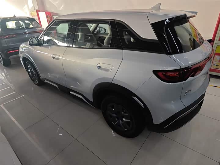 Фото 21 - BYD Yuan Up