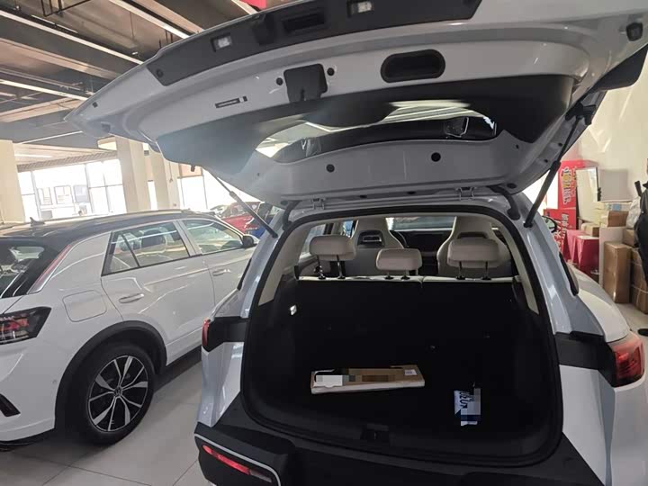 Фото 9 - BYD Yuan Up