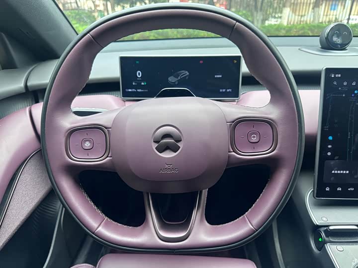 Фото 10 - Nio ET5T