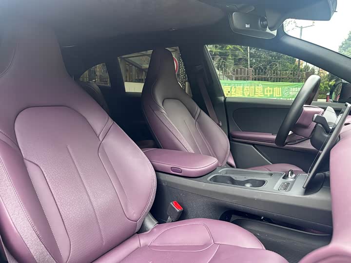 Фото 14 - Nio ET5T