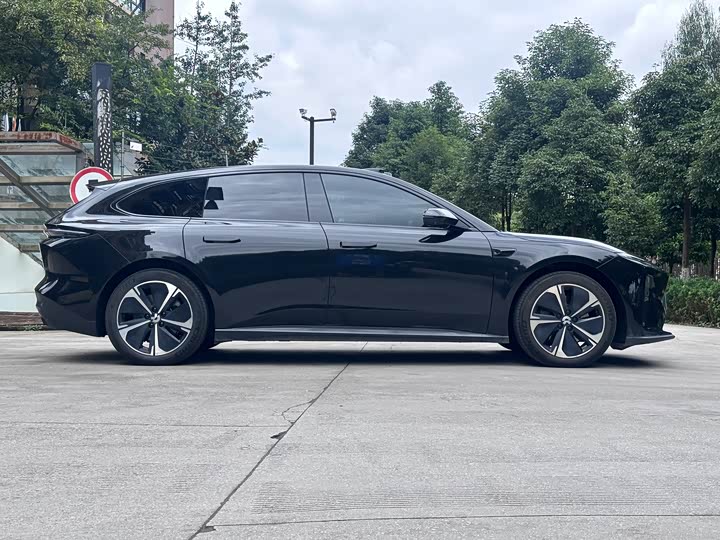 Фото 16 - Nio ET5T