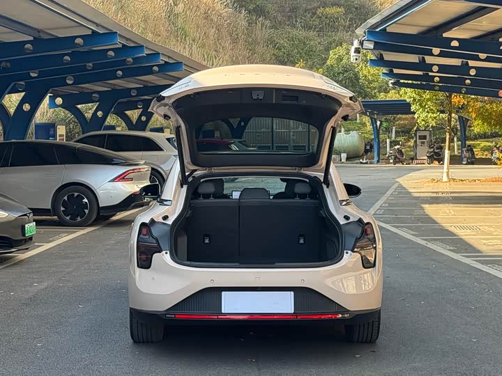 Фото 12 - XPeng Mona M03