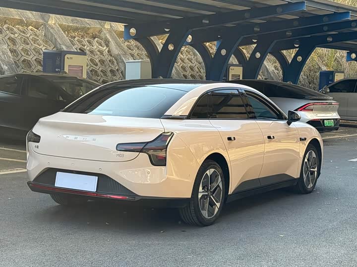 Фото 14 - XPeng Mona M03