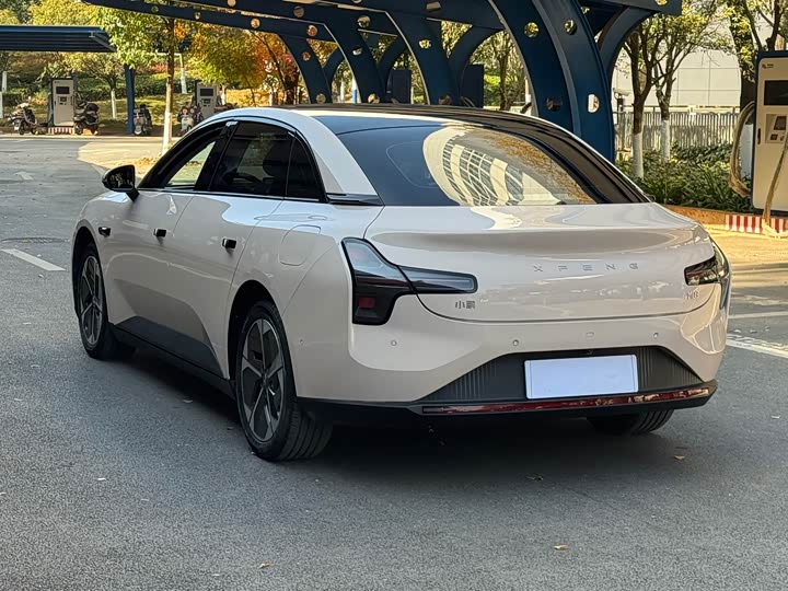 Фото 16 - XPeng Mona M03