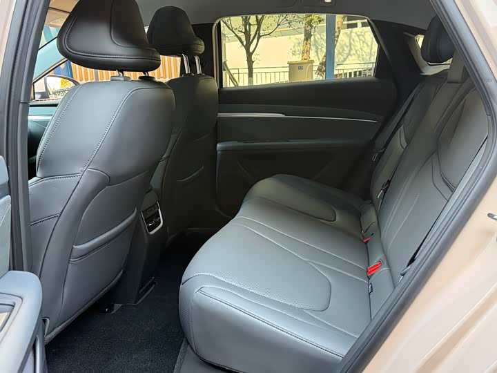 Фото 9 - XPeng Mona M03