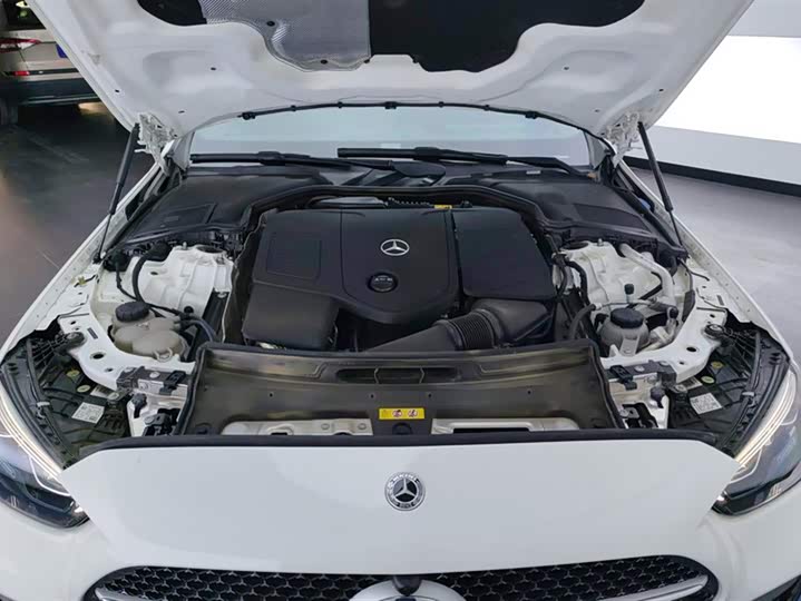 Фото 10 - Mercedes-Benz C-Class