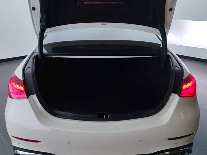 Фото 4 - Mercedes-Benz C-Class