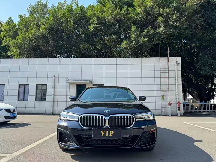 Фото 2 - BMW 5 Series