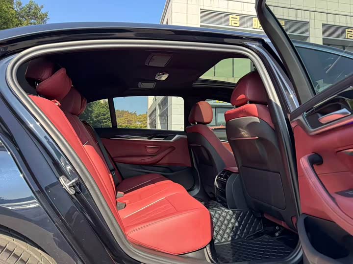 Фото 6 - BMW 5 Series