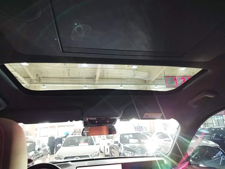 Фото 8 - LiXiang L9