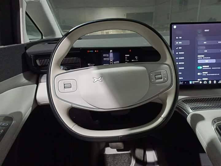 Фото 11 - XPeng X9