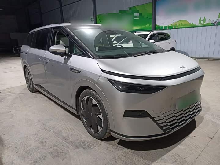 Фото 4 - XPeng X9