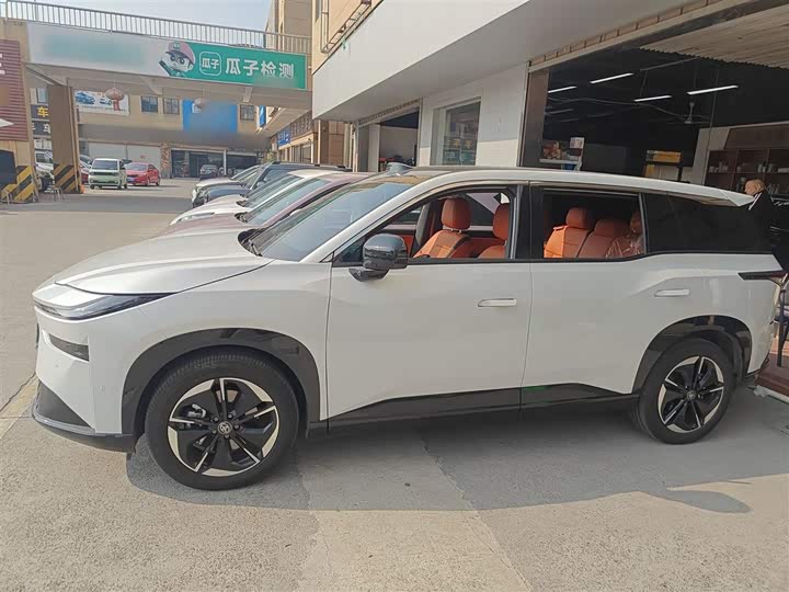 Фото 5 - Toyota bZ3X