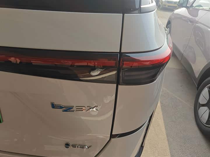 Фото 8 - Toyota bZ3X