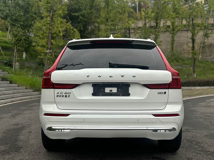 Фото 9 - Volvo XC60