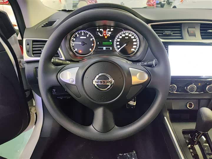 Фото 11 - Nissan Sylphy