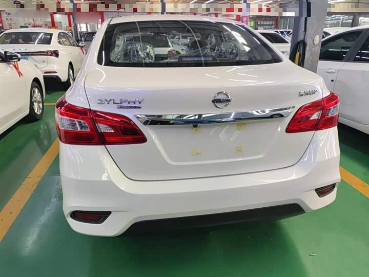 Фото 6 - Nissan Sylphy