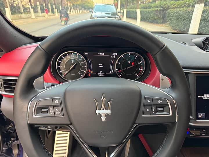 Фото 11 - Maserati Levante