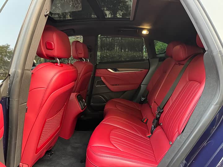 Фото 17 - Maserati Levante