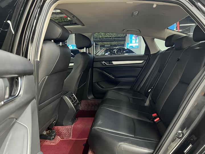 Фото 12 - Honda Accord