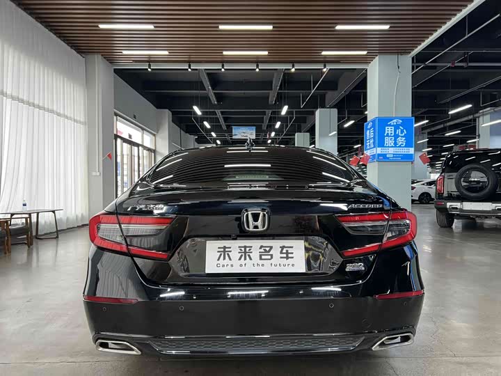 Фото 15 - Honda Accord