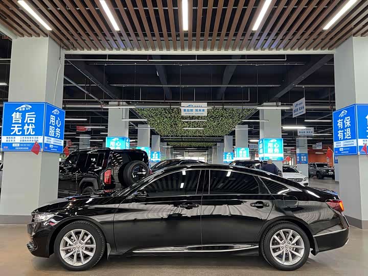 Фото 18 - Honda Accord