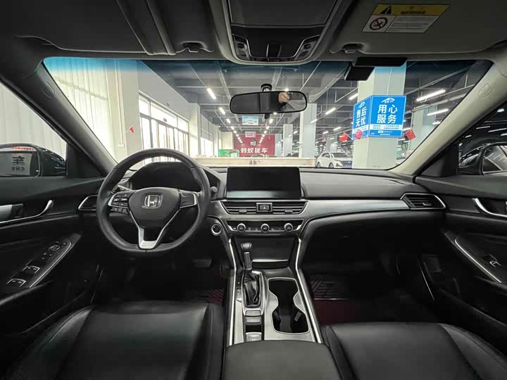 Фото 9 - Honda Accord