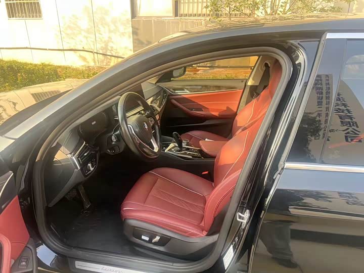 Фото 3 - BMW 5 Series