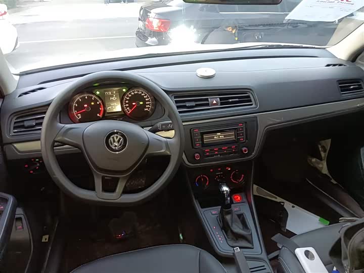 Фото 10 - Volkswagen Lavida