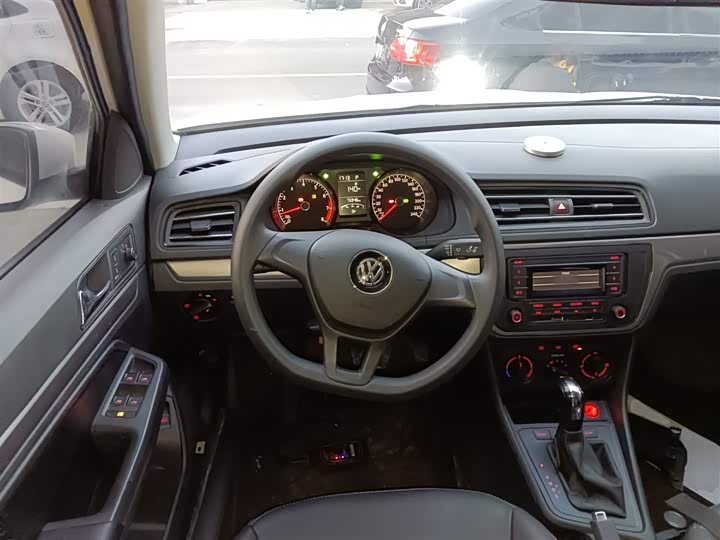 Фото 11 - Volkswagen Lavida