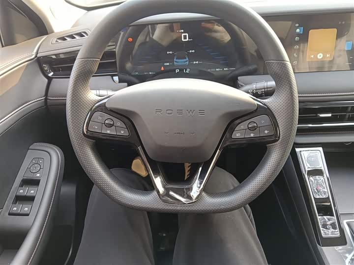 Фото 11 - Roewe i5